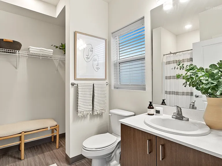 Verda Crossing | Two Bedroom Bathroom