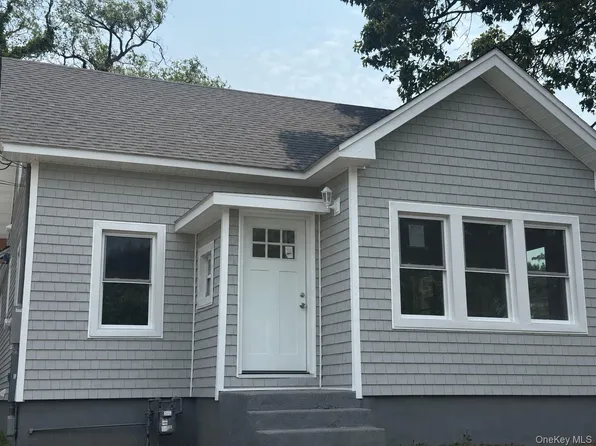 171 S Brookside Avenue, Freeport, NY 11520