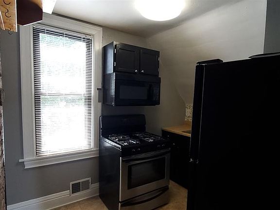 602 Wall Apt 3 Kitchen 2