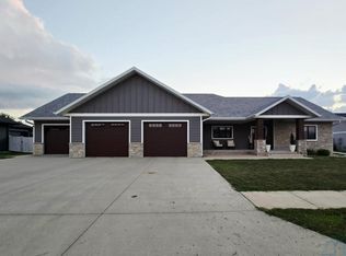530 Larkspur Way, Sheldon, IA 51201
