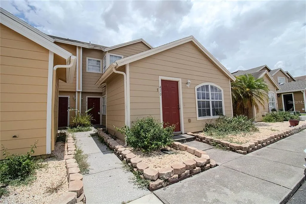 3 bed, 2.0 bath, 1403 sqft, $1,550 — Photo 1