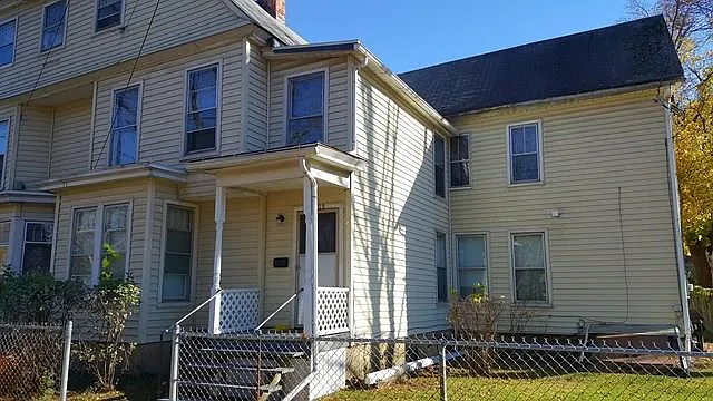 450 Maple Ave photo 1