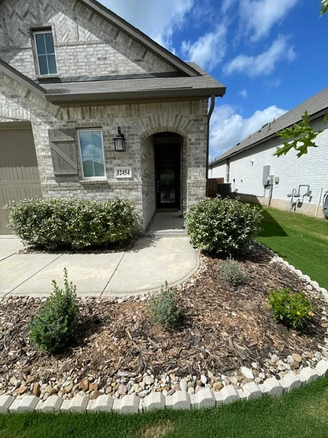 4 bed, 3.0 bath, 2268 sqft, $2,600 — Photo 4