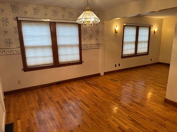 2nd image of 744 S 10th St