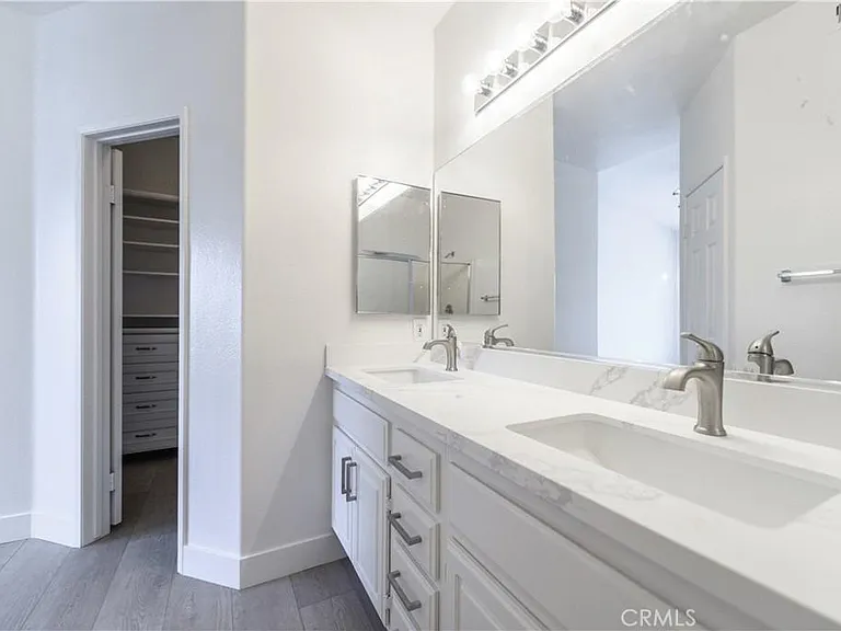 1407 Elmhurst — Photo 20