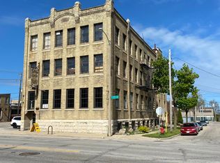 1134 S 1st St FLOOR 1, Milwaukee, WI 53204