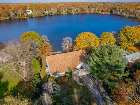 119 Pond View Dr, Barnstable, MA 02630