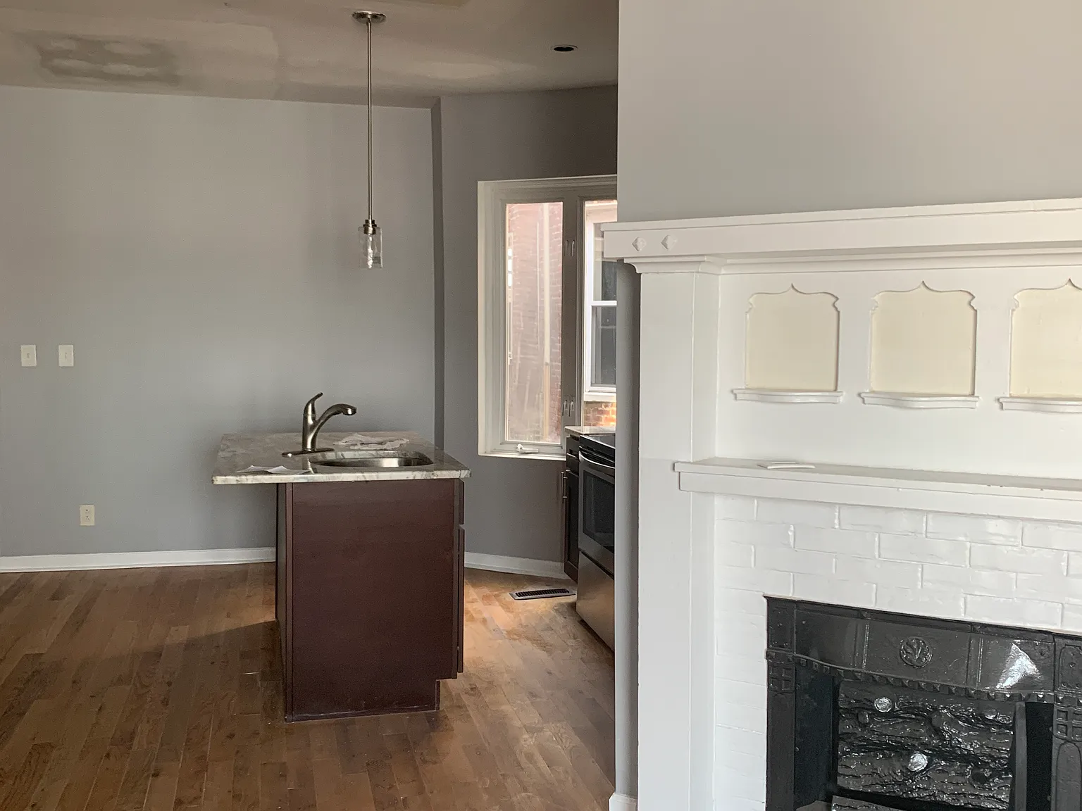 2 bed, 1040 sqft, $1,400 — Photo 3