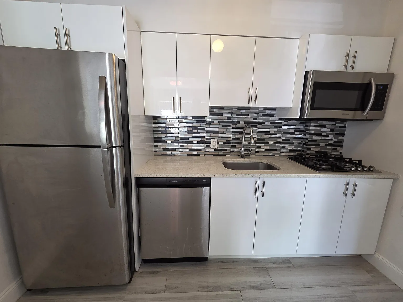 1 bed, 1.0 bath, 3546 sqft, $1,875 — Photo 3