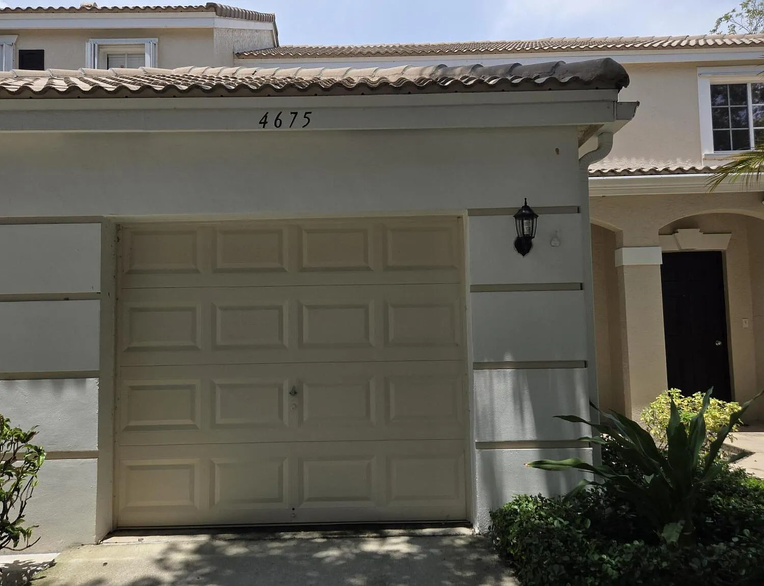 2 bed, 2.5 bath, 1211 sqft, $2,600 — Photo 1