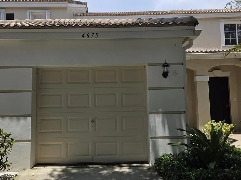 4675 Palmbrooke Cir — Photo 1