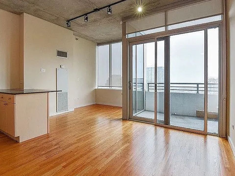 1st image of 1728 S Michigan Ave #2305