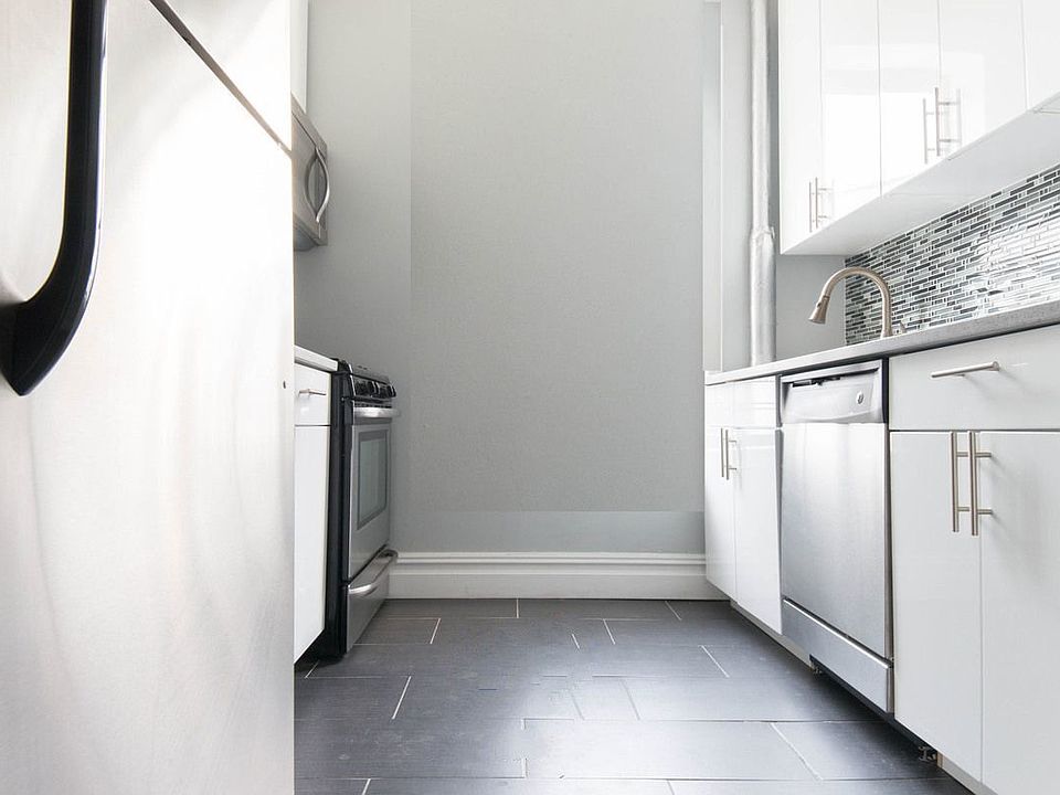 2nd image of 1911 Dorchester Rd APT 4G