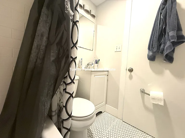 102 Willow St #4F — Photo 6