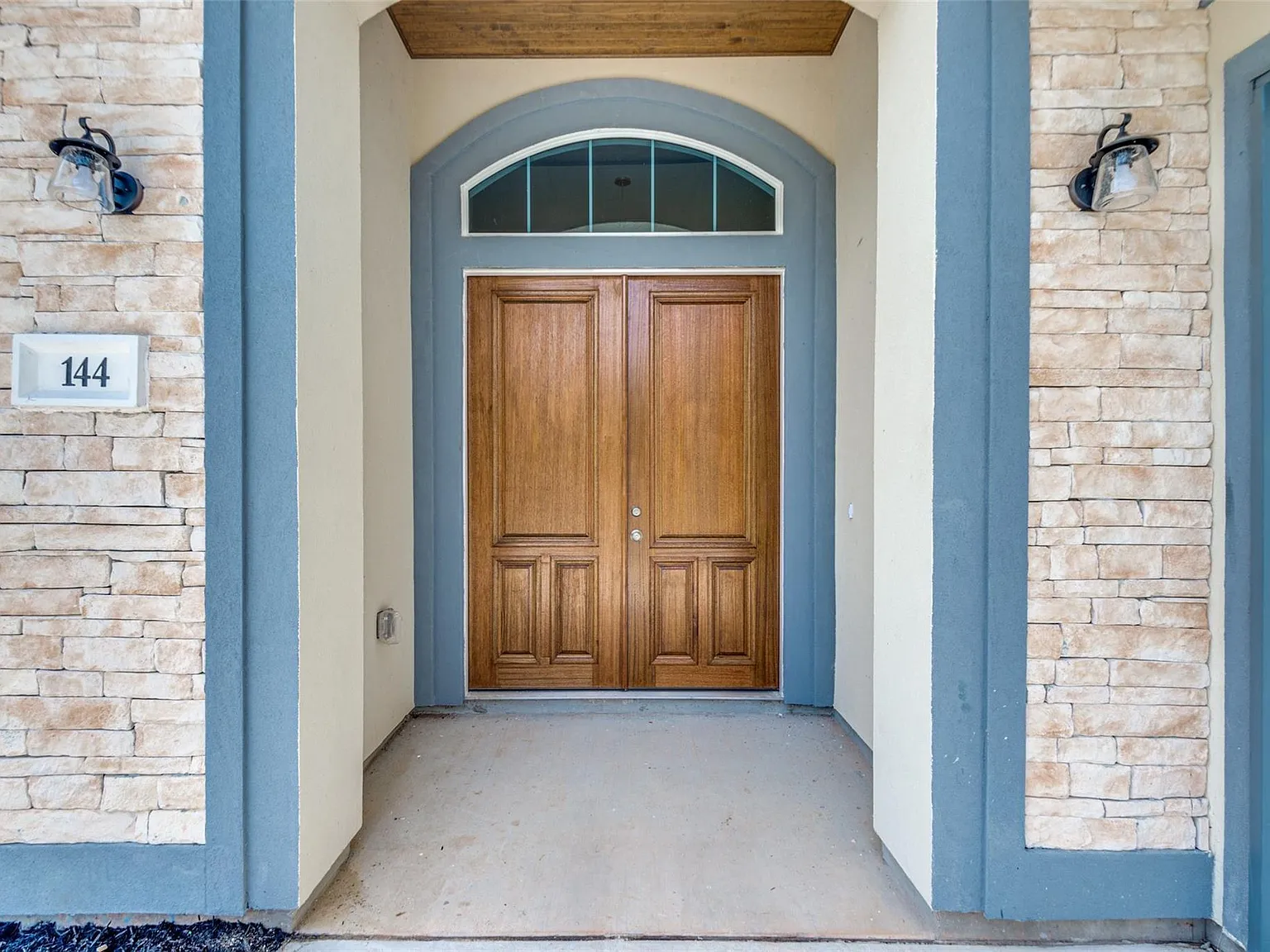 3 bed, 3.0 bath, 2055 sqft, $2,750 — Photo 3