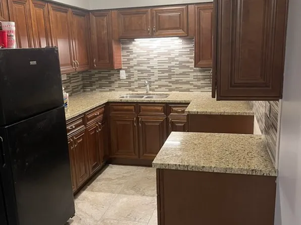 402 E Hickory Rdg #A, Glenwood, IL 60425