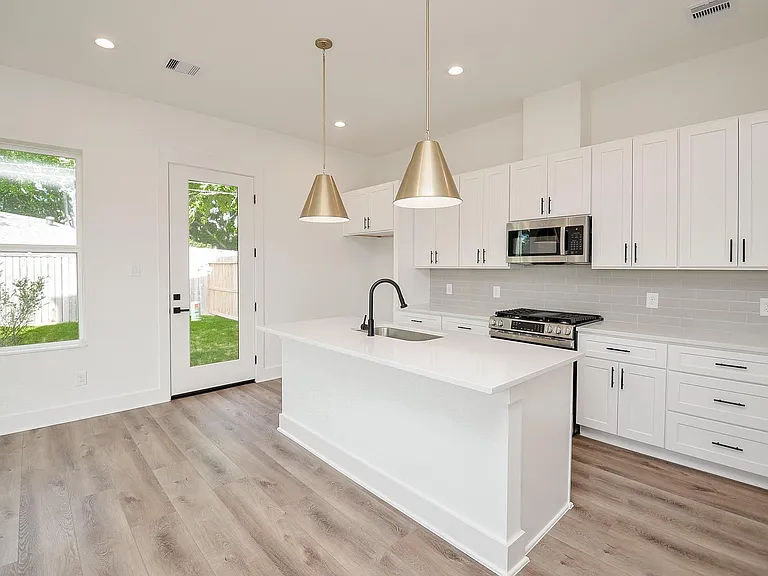 7703 Inwood Grove Ln — Photo 14