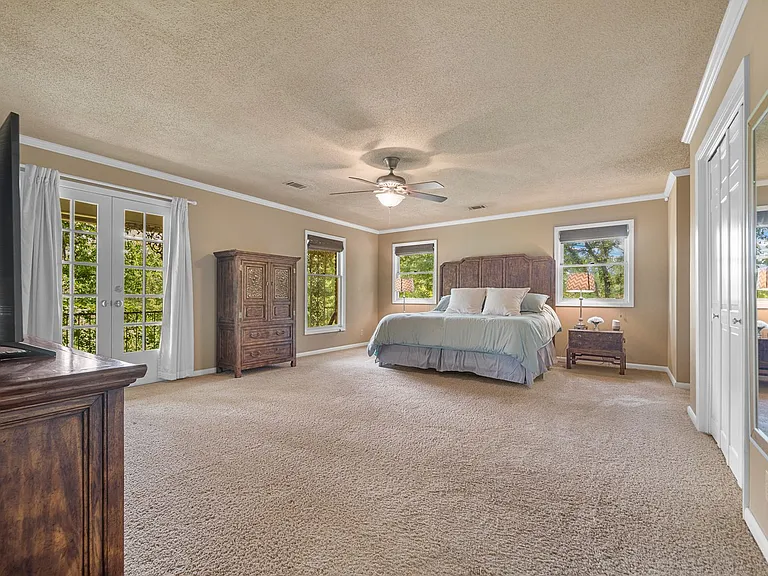 112 Leigh Cir — Photo 18