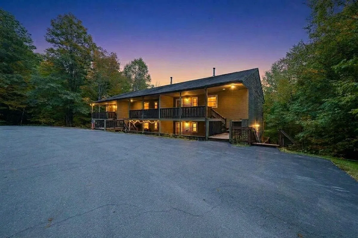 2 bed, 1.0 bath, 700 sqft, $2,000 — Photo 2