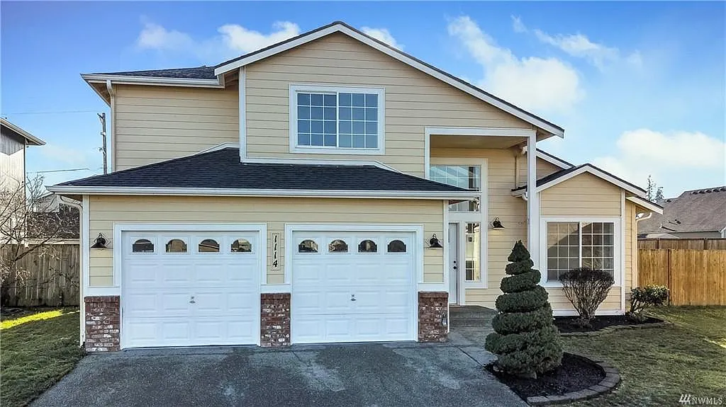 3 bed, 2.5 bath, 1618 sqft, $2,595 — Photo 1