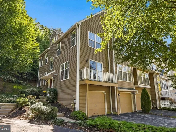119 Weybridge Dr #10, Malvern, PA 19355