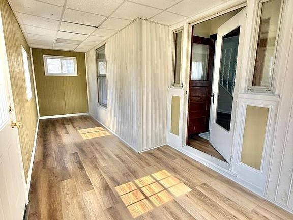 4th image of 3 New St #10