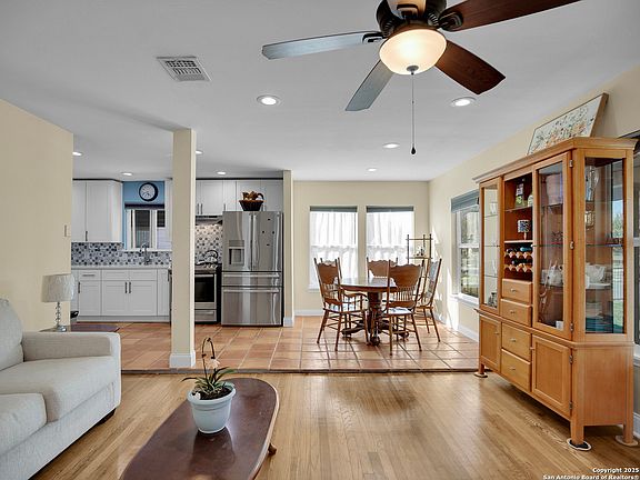 5th image of 502 W MAYFIELD BLVD