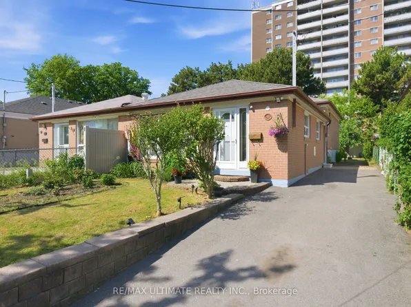 48 Venetian Cres, Toronto, ON M3N 2L8