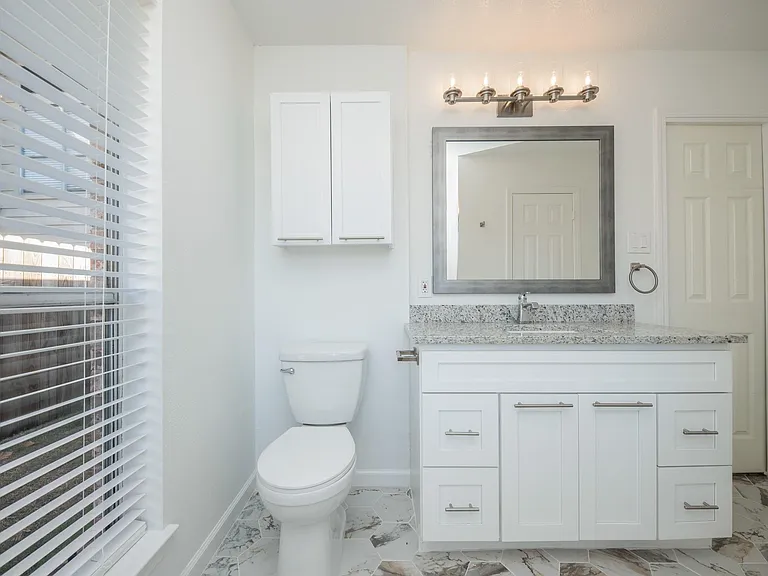 121 Coffee Ln — Photo 26