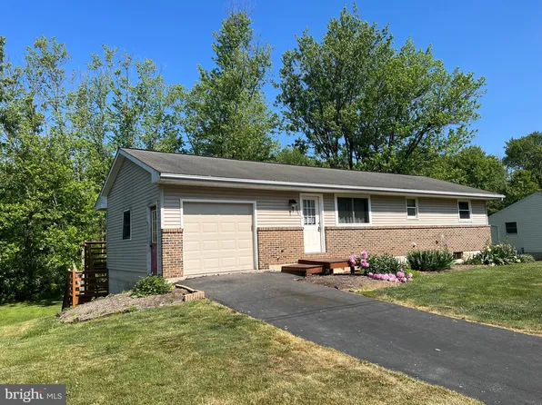 303 Grant Rd, Reinholds, PA 17569
