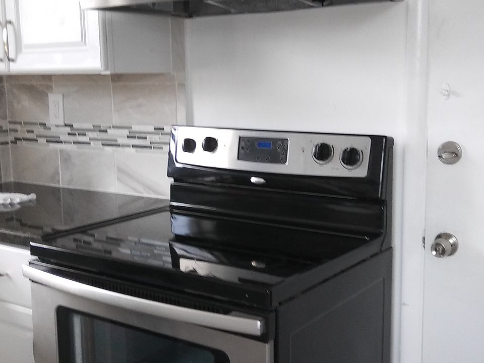 2nd image of 1540 NE 191st St APT 312