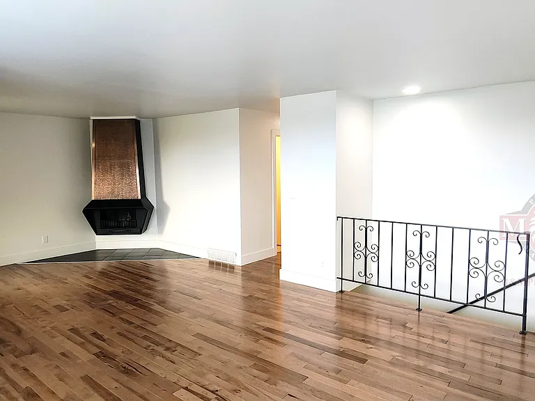 2021 S Broadmoor St — Photo 5