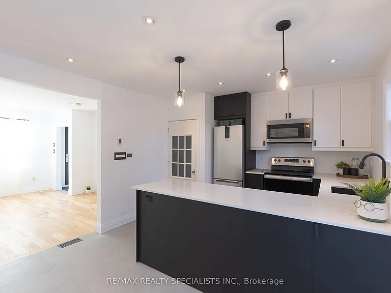 11 Dayton Ave — Photo 6