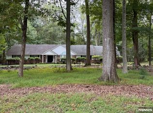 5 Elden Dr, Saddle River, NJ 07458