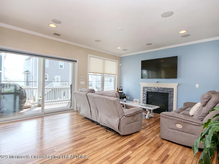 207 Ceylon Ave — Photo 11