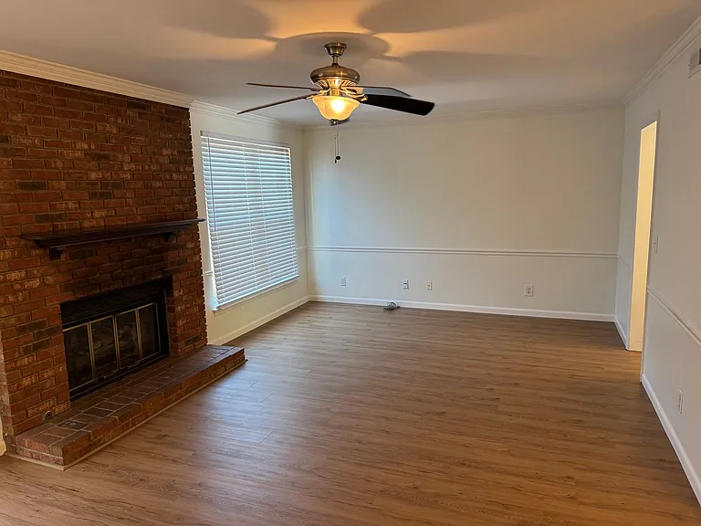 834 Brentwood Point — Photo 9