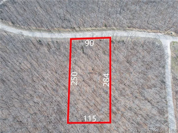 639 Grand Point Blvd, Sunrise Beach, MO 65079