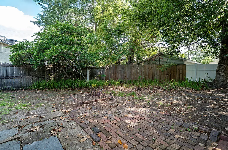 2115 Minerva Ave — Photo 23