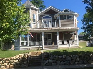 811 E Mitchell St, Petoskey, MI 49770