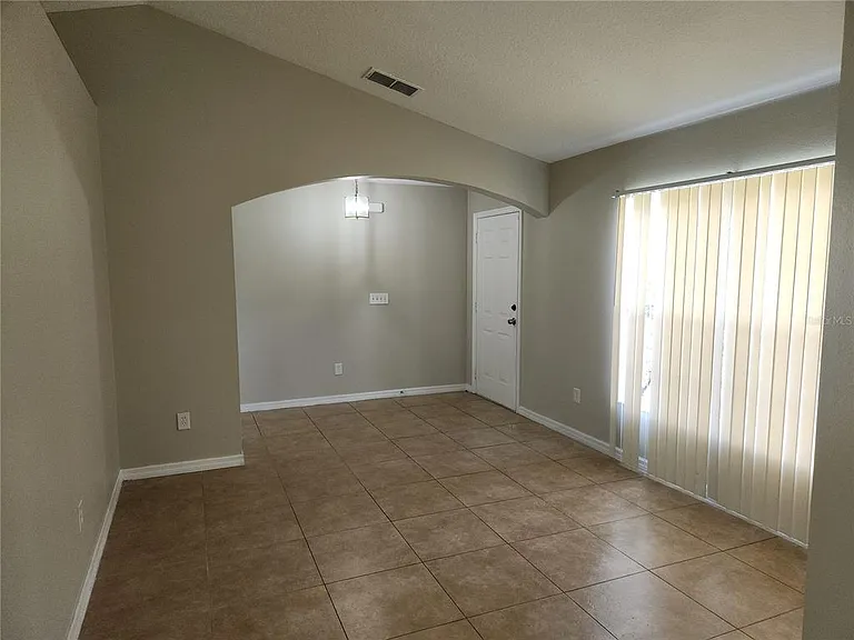 1405 Teal Ct — Photo 5