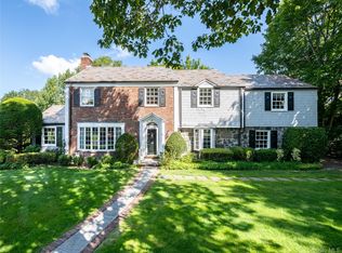 189 Trumbull Rd, Manhasset, NY 11030