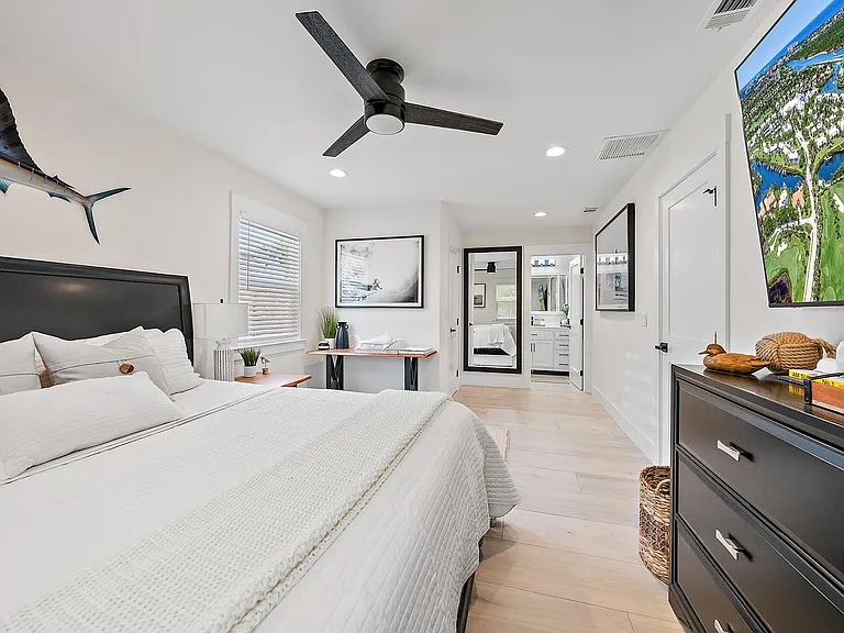131 W Norfolk Rd — Photo 11