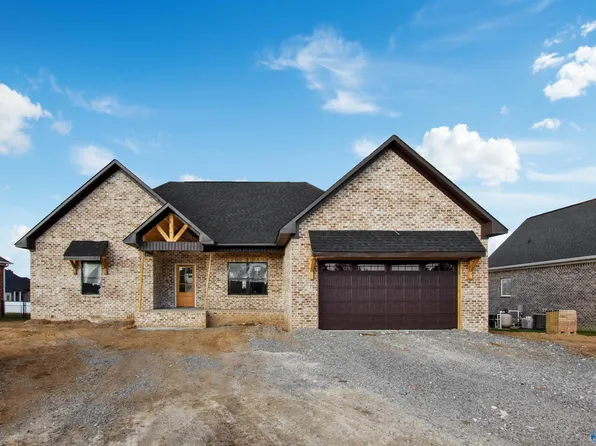 24 Krimson Cir, Albertville, AL 35951