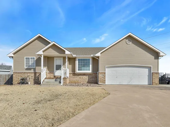 2510 Mainsgate Dr, Augusta, KS 67010