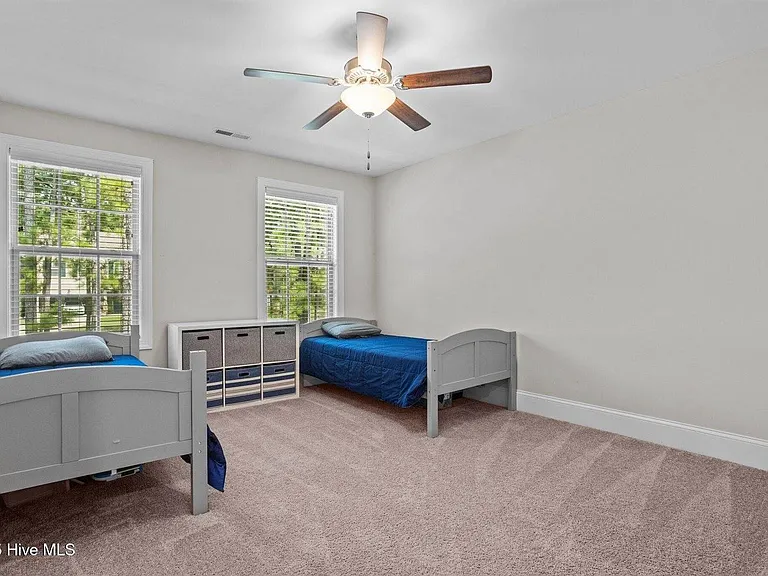 127 Lark Dr — Photo 27