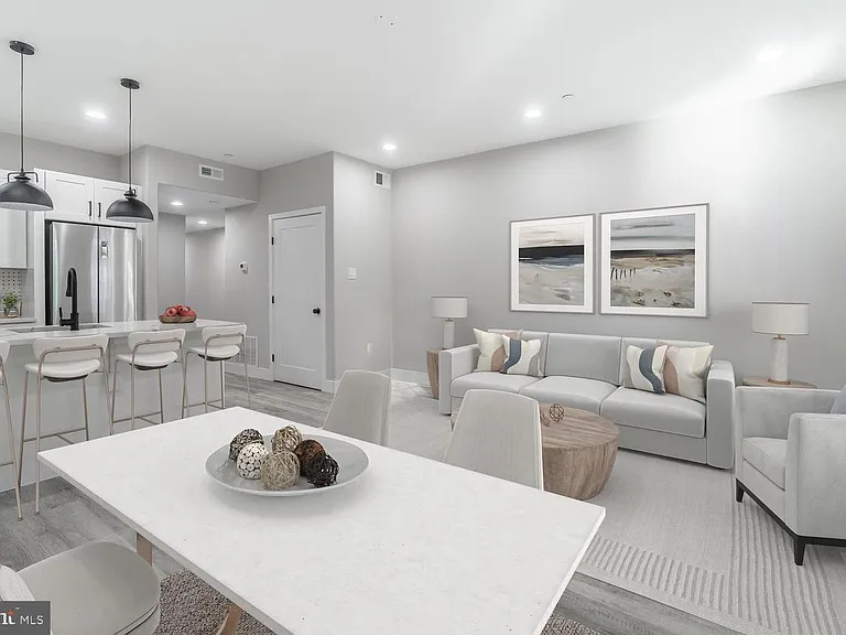 1715 Montrose St #2 — Photo 2