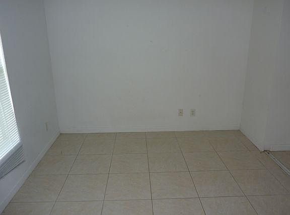 4th image of 3856 SE 12th Dr