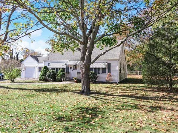 528 Americus Avenue, East Patchogue, NY 11772