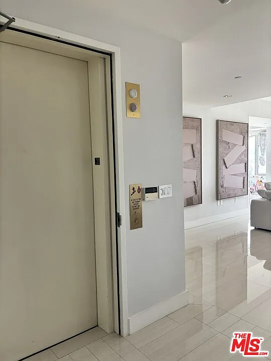 3 bed, 4.0 bath, 3250 sqft, $28,430 — Photo 3