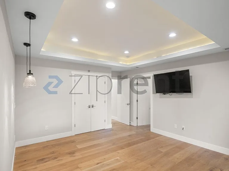 1701 Whitham Ave — Photo 18
